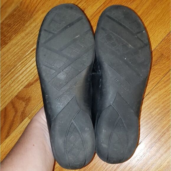 Naturalizer Black Leather Slip-On Flats - Picture 7 of 8